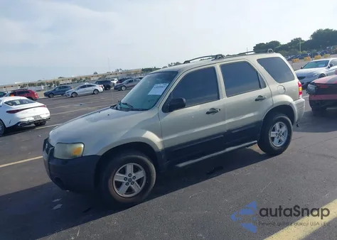 2005 Ford Escape Xls z USA, uszkodzony, nr VIN 1FMYU02Z25KA22561